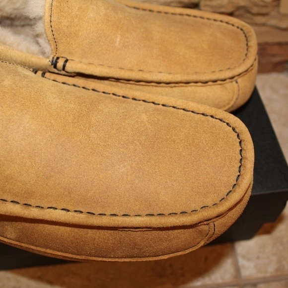 NEW UGG ASCOT‎ Suede Shearling Slippers main image 11